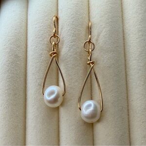 Pearl Dangling Earrings